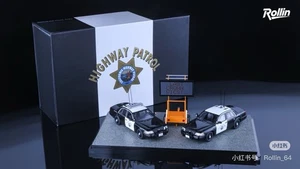 Rollin 1:64 Ford Crown Victoria CHP 2-Car Diecast SMo | 2025 exclusivo de APAxpo - Imagen 1 de 4
