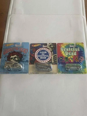 JUEGO DE 3 VEHÍCULOS MUERTOS AGRADECIDOS DIECAST REAL RIDERS HOT WHEELS TODO COMO NUEVO CARDADO Foto 1 de 4