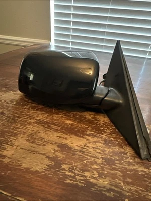 2007-2010 BMW 525i 530i 535i 550i Front Right Passenger  Side View Mirror OEM. D - Image 1 of 4