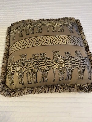 Almohada decorativa con flecos dorados/negros de animal africano cebra Foto 1 de 4
