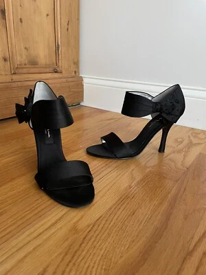 Sandalias Nina New York Negras Satén Tacones Arco Cuentas Tobillo Correa Punta Abierta Zapatos 8M Foto 1 de 4