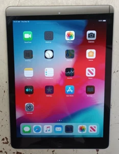 Apple iPad 6th Gen 9.7" 32GB Space Gray WiFI A1893 - Picture 1 of 2