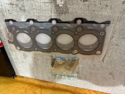 ITM 2uz head gasket set with valve stem seals - Image 1 of 4