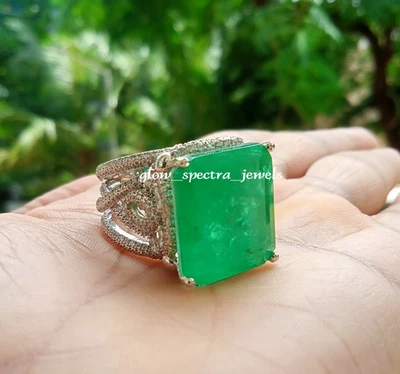 Enorme anillo de compromiso de plata 925 con diamantes y esmeraldas verdes simuladas talla esmeralda Foto 1 de 4