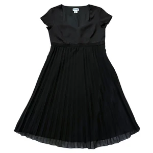 Motherhood Maternity Small Empire Waist Pleated Black Dress Sweetheart Neckline - Picture 1 of 14