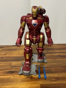 2009 Marvel 12" Iron Man Walking Talking Shooting Robot WORKS w MISSILES - Picture 1 of 4