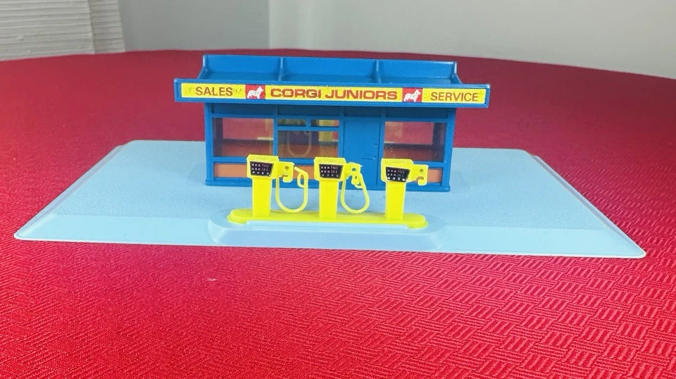 VINTAGE CORGI JUNIORS HUSKY MODELS DIE CAST SALES SERVICE STATION -  UK - Image 1 of 4