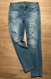 American Eagle Outfitters Jeans Sz 4 Short Super Stretch Distressed - Picture 1 of 17