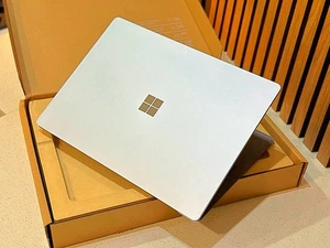 2025 Microsoft Surface Laptop intel®Core™i5*256G SSD*8G*Brand NEW*WARRANTY 2027 - Picture 1 of 10