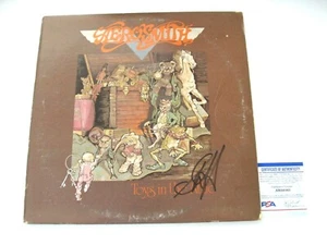 Steven Tyler autografo firmato Aerosmith Toys in soffitta vinile PSA # AH50161 - Foto 1 di 2