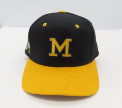 Michigan Wolverines Vintage 90s fitted Top of the World Hat Cap Size 7 1/4 - Image 1 of 4