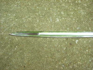 Oldsmobile 1964 moldeado de lanza Fender GM ¡Nuevo de lote antiguo! - Imagen 1 de 5