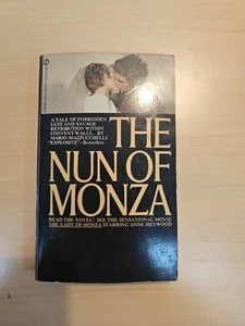 The nun of Monza - Mario Mazzucchelli - 1963 Vintage Paperback - Foto 1 di 8