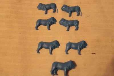 HO Scale Stevens Intl., Set of 4 Lions for Zoo or Circus, BNOS #026 - Image 1 of 3