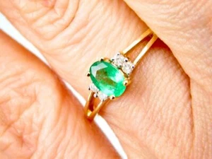 PRETTY 14K YELLOW GOLD DIAMOND EMERALD SOLITAIRE ENGAGEMENT RING PETITE STYLE - Picture 1 of 10