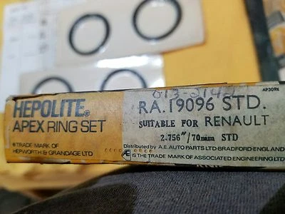 RENAULT ENGINE RING SET, 70mm  - Image 1 of 4