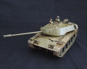built M41 Walker Buldog US light tank + figures Vietnam War 1/35 - Picture 1 of 12