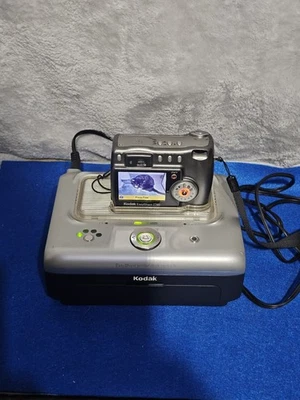 Kodak EasyShare Z760 6.1MP Digital Camera - Silver (With printer dock) - Image 1 of 4