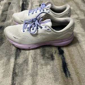 Brooks Ghost 15 Womens Sz 11 D White Athletic Lavender Running Shoes Sneakers - Picture 1 of 20