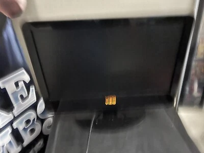 Nice Vizio 19” VA19L 720p LCD HDTV TV 2 HDMI Input & More - Image 1 of 4