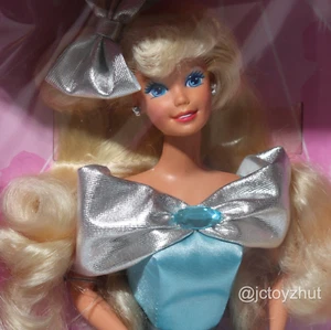 Barbie Collector Silver Sweetheart Doll - MPN 12410 NIB - Picture 1 of 3