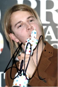 MÚSICA: FOTO TROFEO FIRMADA POR TOM ODELL 6x4 premios británicos + certificado de autenticidad * otro amor * **prueba** - Imagen 1 de 2