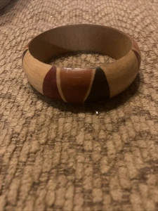 Holz Armreif Armband Made In Taiwan Braun Rot Lila Dreieck Design - Bild 1 von 4