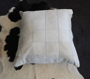 A GORGEOUS WHITE LARGE 60CM SQUARE PATCHWORK BRAZILIAN COWHIDE CUSHION COVER - Bild 1 von 5