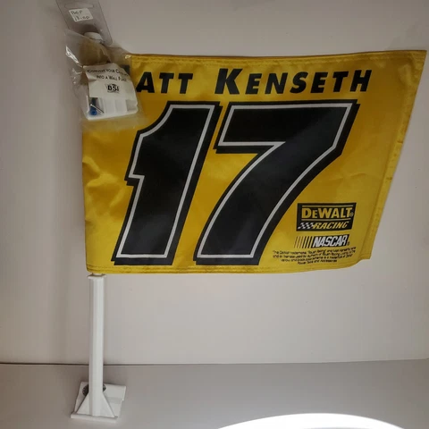New Matt Kenseth #17 Nascar Racing Sports Car Window Flag Yellow New With Tags Cover