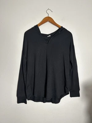 Pulôver feminino TRESICS preto MÉDIO leve com capuz - Imagem 1 de 4