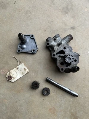 Bomba de aceite de motor Harley Davidson Panhead 1950-52 original OEM Foto 1 de 4