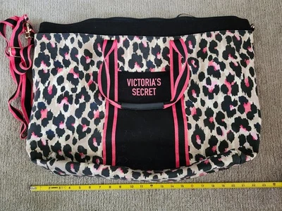 Bolso de Mano Victoria's Secret Negro/Rosa Estampado de Leopardo Fin de Semana **USADO** Foto 1 de 4