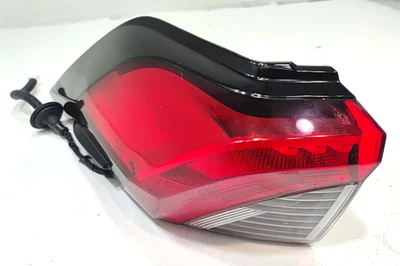 Luz trasera izquierda del lado del conductor Toyota RAV4 2019-2024 luz trasera exterior lámpara izquierda OEM Foto 1 de 4