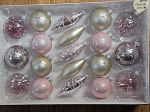 CELEBRATE IT 19 TEILE ROSA & GOLD VERSCHIEDENE GLASORNAMENTE - NEU - Bild 1 von 9
