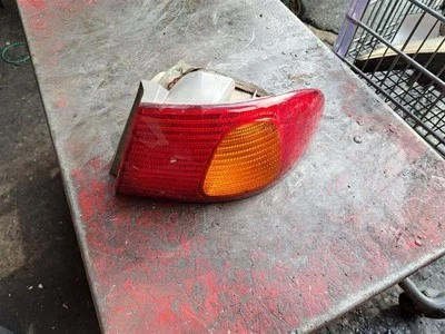 Монтируемый на четверть панель заднего фонаря для пассажира подходит для 98-02 COROLLA 568800 - Изображение 1 из 3