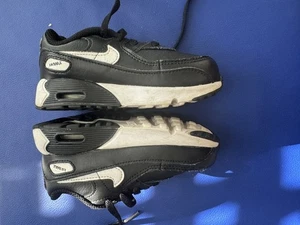 Kleine Kinder Nike Air Max 90 Schnürsenkel schwarz/weiß-schwarz (HF6357 002) Größe 8C - Bild 1 von 6