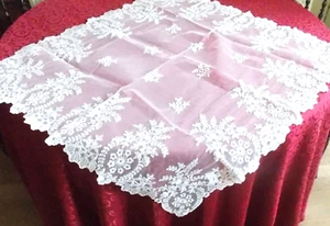 NAPPE SURNAPPE CENTRE DE TABLE BRODE SUR TULLE ECRU CLAIR CARRE 85CM*** - Picture 1 of 5