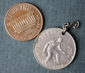 1964 Luxembourg Letzeberg One Franc Coin from VINTAGE charm bracelet CLASSIC --- - Imagen 1 de 1