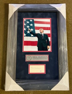Bill Clinton Signed President Of The United States Framed Cut Showcase JSA COA - Picture 1 of 3