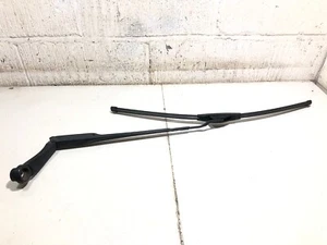 KIA CARENS 2014 MK3 BRAZO LIMPIAPARABRISAS DELANTERO Y CUCHILLA CONDUCTOR DERECHO FUERA DE LADO /2013-19 - Imagen 1 de 8