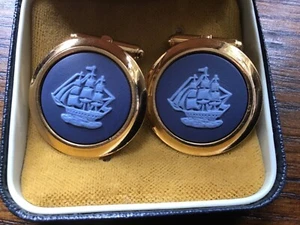 WEDGWOOD BOXED MEN’S TALL SHIP CUFFLINKS LIGHT BLUE on DARK BLUE GOLD PLATED. - Picture 1 of 6