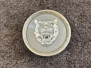 Jaguar XJ6 XJ8 XJ12 Vanden Plas Gray OEM Center Cap - Picture 1 of 7