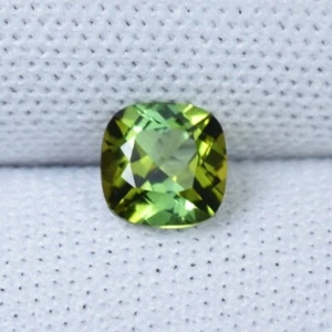 0.59 ct BEST GRADE MOZAMBIQUE / NATURAL GREEN TOURMALINE - Cushion Gems Video !! - Picture 1 of 3