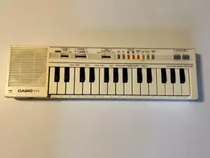 Vintage Casio PT-1 Mini Keyboard 1980s 29-Key Mini Synthesizer White Works - Picture 1 of 7