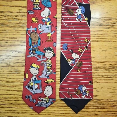 Corbata PEANUTS Snoopy Charlie Brown (2) Hacer ejercicio, jugar al fútbol Foto 1 de 3