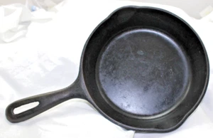 Vintage Griswold Cast Iron 7 Inch Skillet A/4 Well Seasoned - Picture 1 of 14