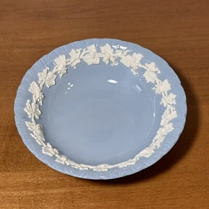 Wedgwood of Etruria & Barlaston Embossed Queensware Cream on Lavender Blue Bowl - Picture 1 of 6