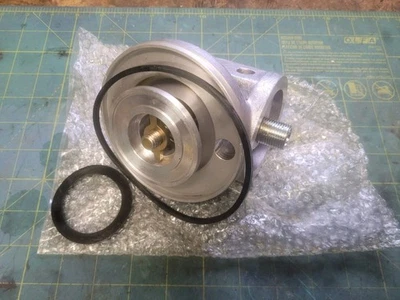 Nuevo adaptador de filtro de aceite giratorio para Triumph TR6 y GT6 TR250 TT1286 Foto 1 de 3