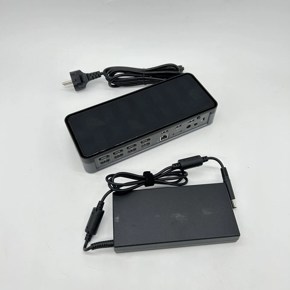 Targus DOCK570EUZ USB-C™ Universal Quad 4K (QV4K) Dockingstation mit 100 W Power - Bild 1 von 3