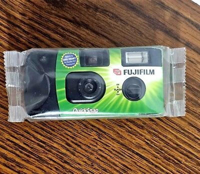Fujifilm Quicksnap Flash Camera Single Use 27 Exposures 35mm Expired 10/2005 - Image 1 of 4
